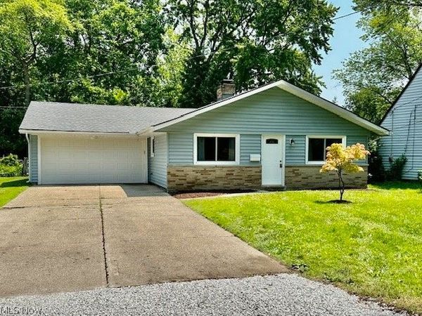 5479 Mooreland Avenue , Mentor on the Lake, OH 44060