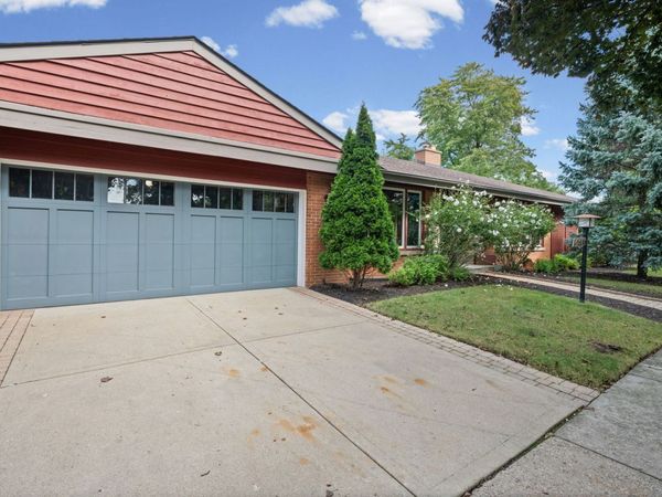 Skokie, IL 60076
