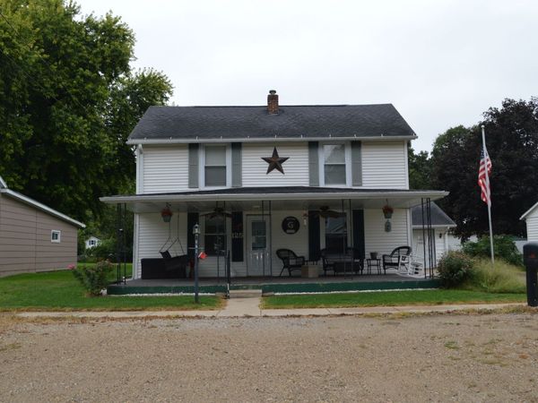 125 N Washington Street , Tiskilwa, IL 61368