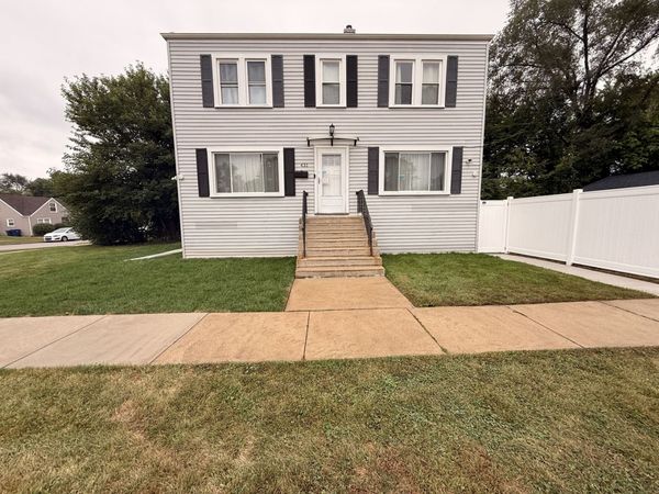 431 W Elm Street , Villa Park, IL 60181