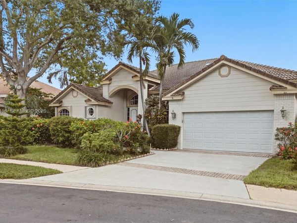 3026 Lakewood Dr, Weston, FL 33332