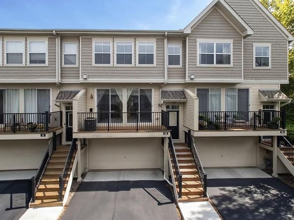 4735 Victor Path, Unit 10, Hugo, MN 55038