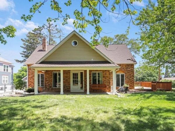 1598 E Shore Drive, Saint Paul, MN 55106