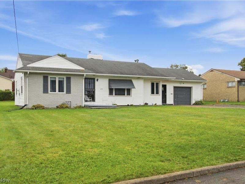 695 Moore Avenue, Campbell, OH 44405 Photo 2