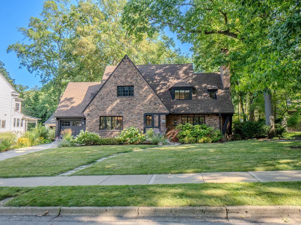 1805 Hermitage Road, Ann Arbor, MI 48104