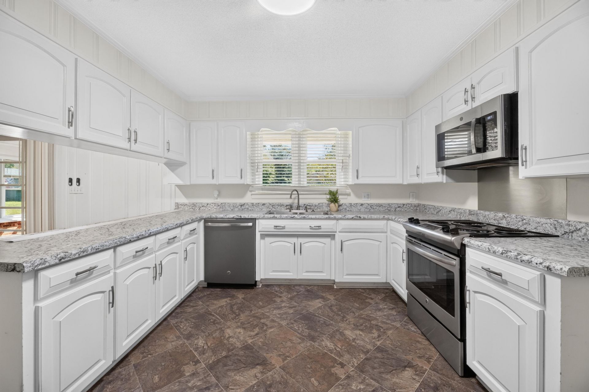 1793 Forest Drive Photo 15