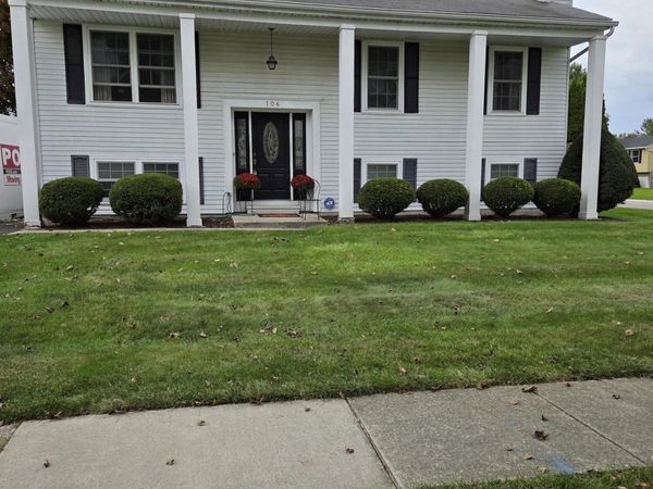 106 Springwood Drive, Oregon, OH 43616