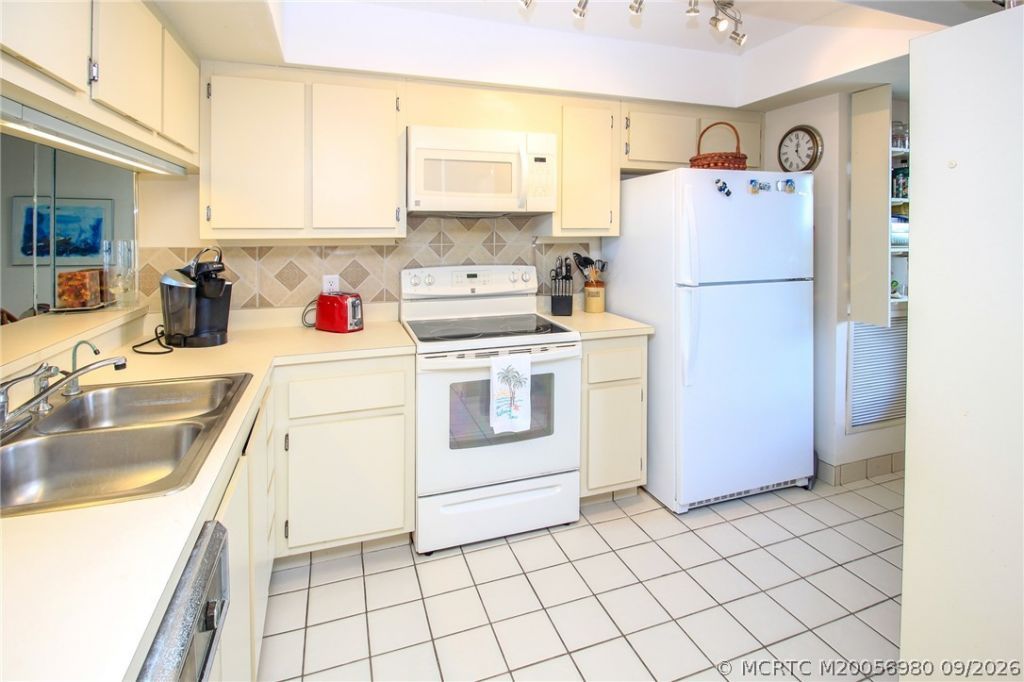 4620 NE Sandpebble Trace, Unit 403, Stuart, FL 34996 Photo