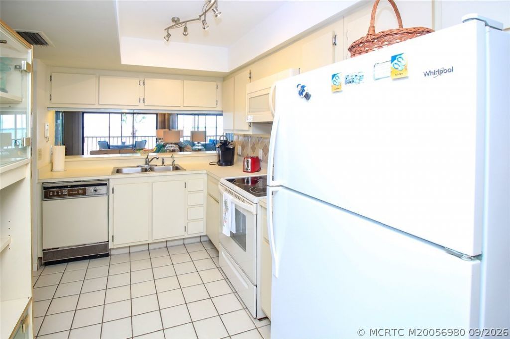 4620 NE Sandpebble Trace, Unit 403, Stuart, FL 34996 Photo