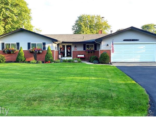 3278 Schoolhouse Drive, Waterford Township, Mi 48329