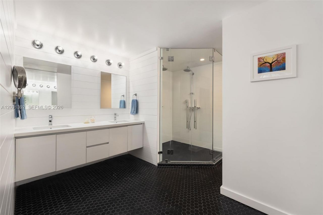 445 Grand Bay Dr , Unit 104, Key Biscayne, FL 33149 Photo