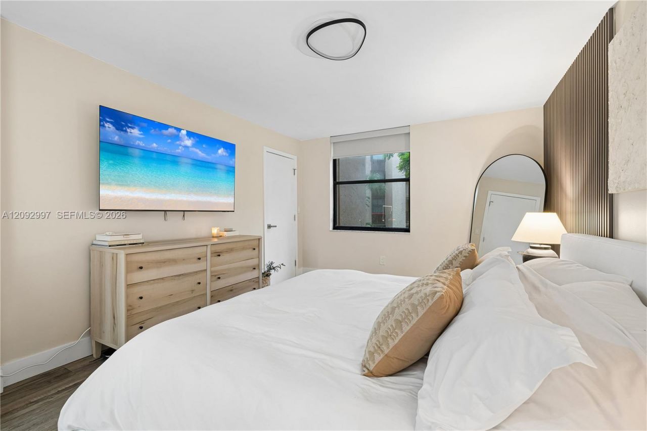 14601 N Kendall Dr , Unit 206K, Miami, FL 33186 Photo
