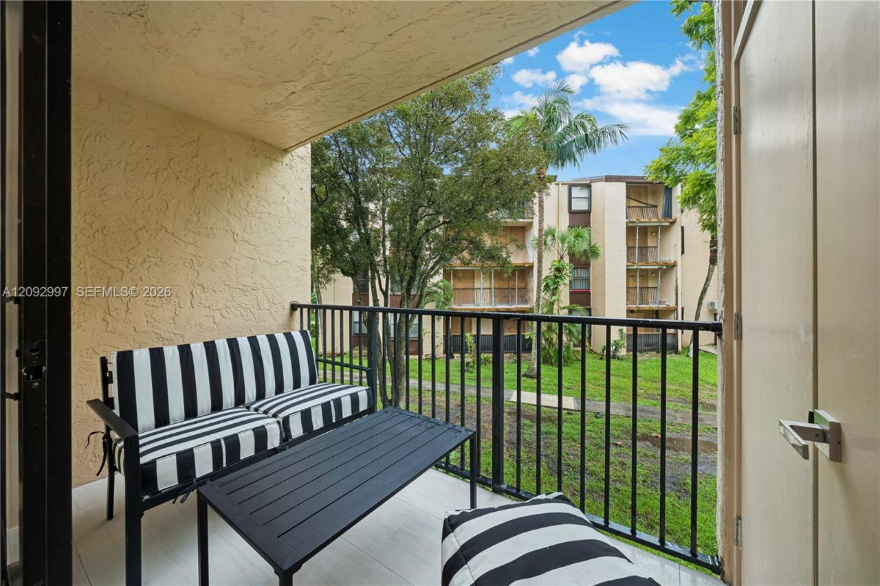 14601 N Kendall Dr , Unit 206K, Miami, FL 33186 Photo