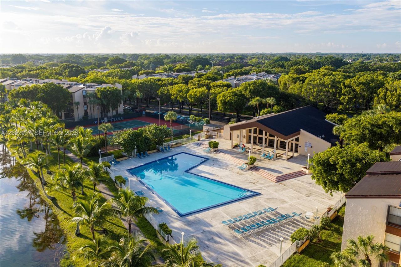 14601 N Kendall Dr , Unit 206K, Miami, FL 33186 Photo