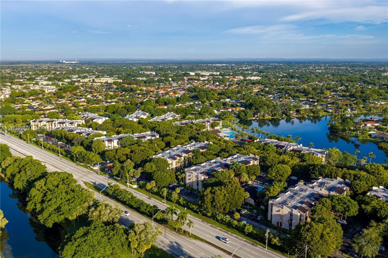 14601 N Kendall Dr , Unit 206K, Miami, FL 33186 Photo