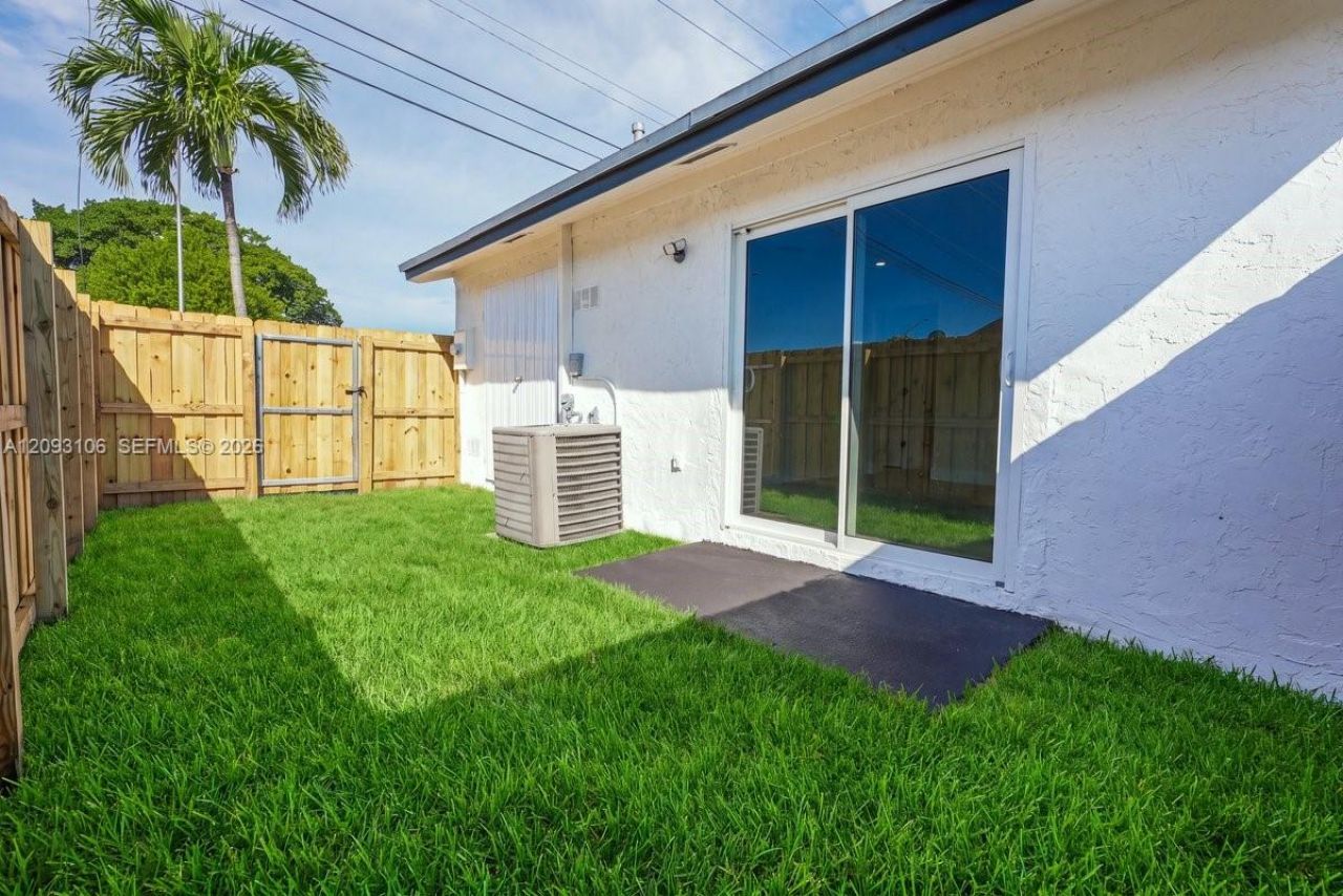 18814 NW 46th Ave, Miami Gardens, FL 33055 Photo