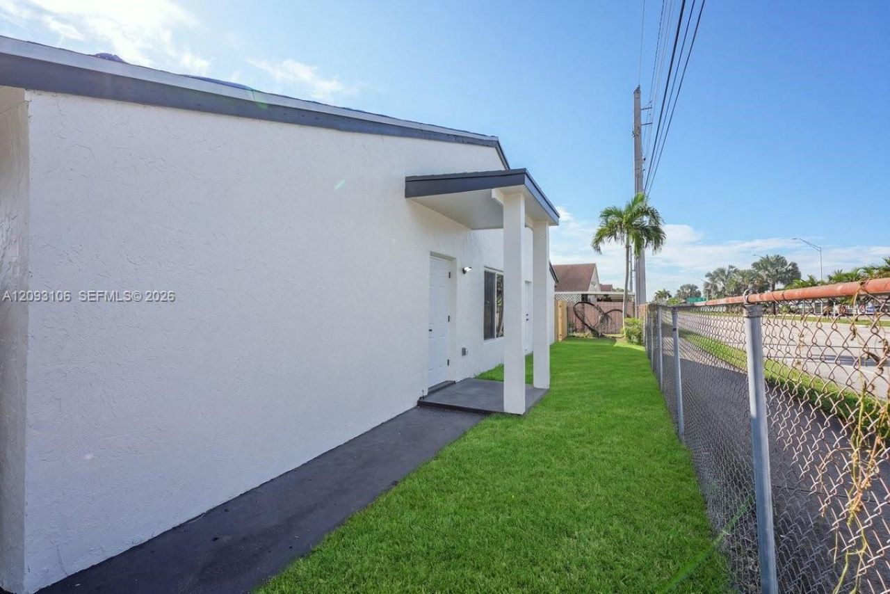 18814 NW 46th Ave, Miami Gardens, FL 33055 Photo