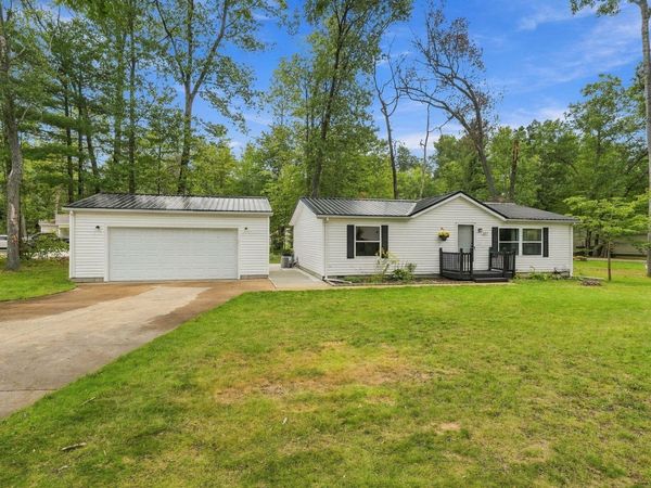 207 Forestville Drive, Houghton Lake, MI 48629