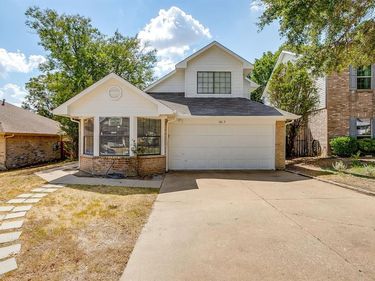 10009 Leatherwood Drive, Fort Worth, TX 76108
