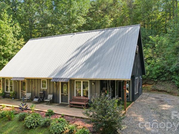 488 Hollywood Road , Moravian Falls, NC 28654
