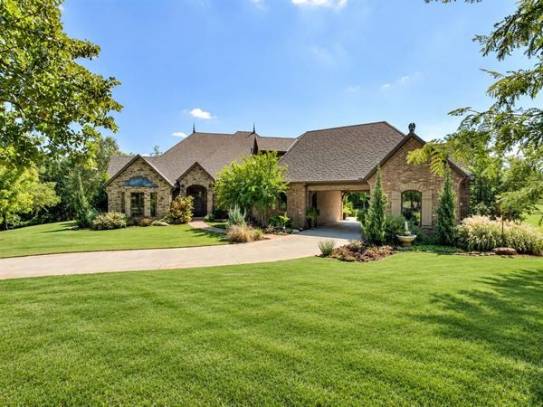 3100 Walking Woods Trail, Jones, OK 73049