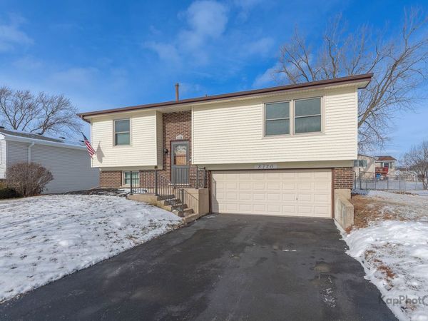 8170 Northway Drive , Hanover Park, IL 60133