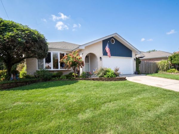 9430 S 69th Avenue , Oak Lawn, IL 60453