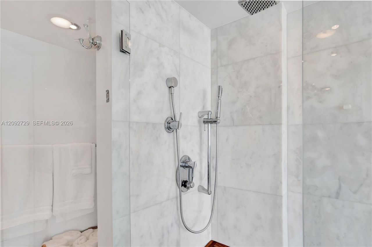 421 Meridian Ave , Unit 21, Miami Beach, FL 33139 Photo
