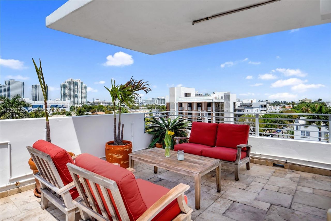 421 Meridian Ave , Unit 21, Miami Beach, FL 33139 Photo