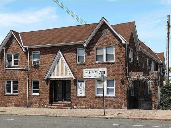 45-11 Little Neck Parkway , Little Neck, NY 11362