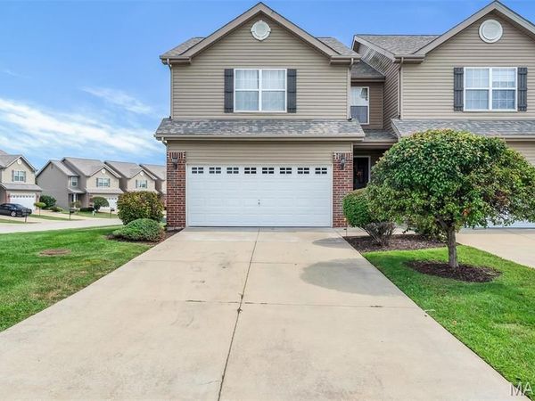 871 Foxgrove Drive, Fairview Heights, IL 62208