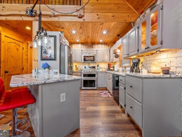 709 Laurel Creek Trail, Blue Ridge, GA 30513