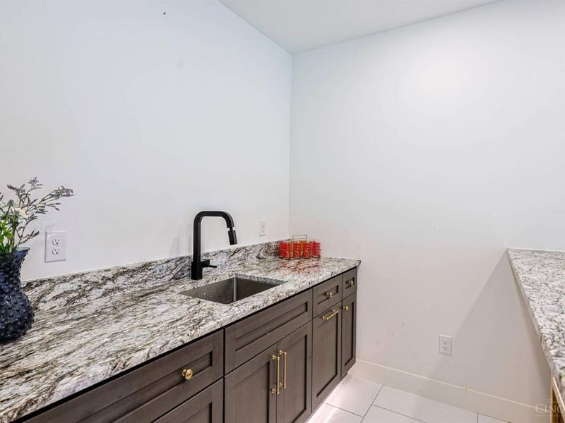 9200 Village Green Drive, Montgomery, OH 45242 Photo 34