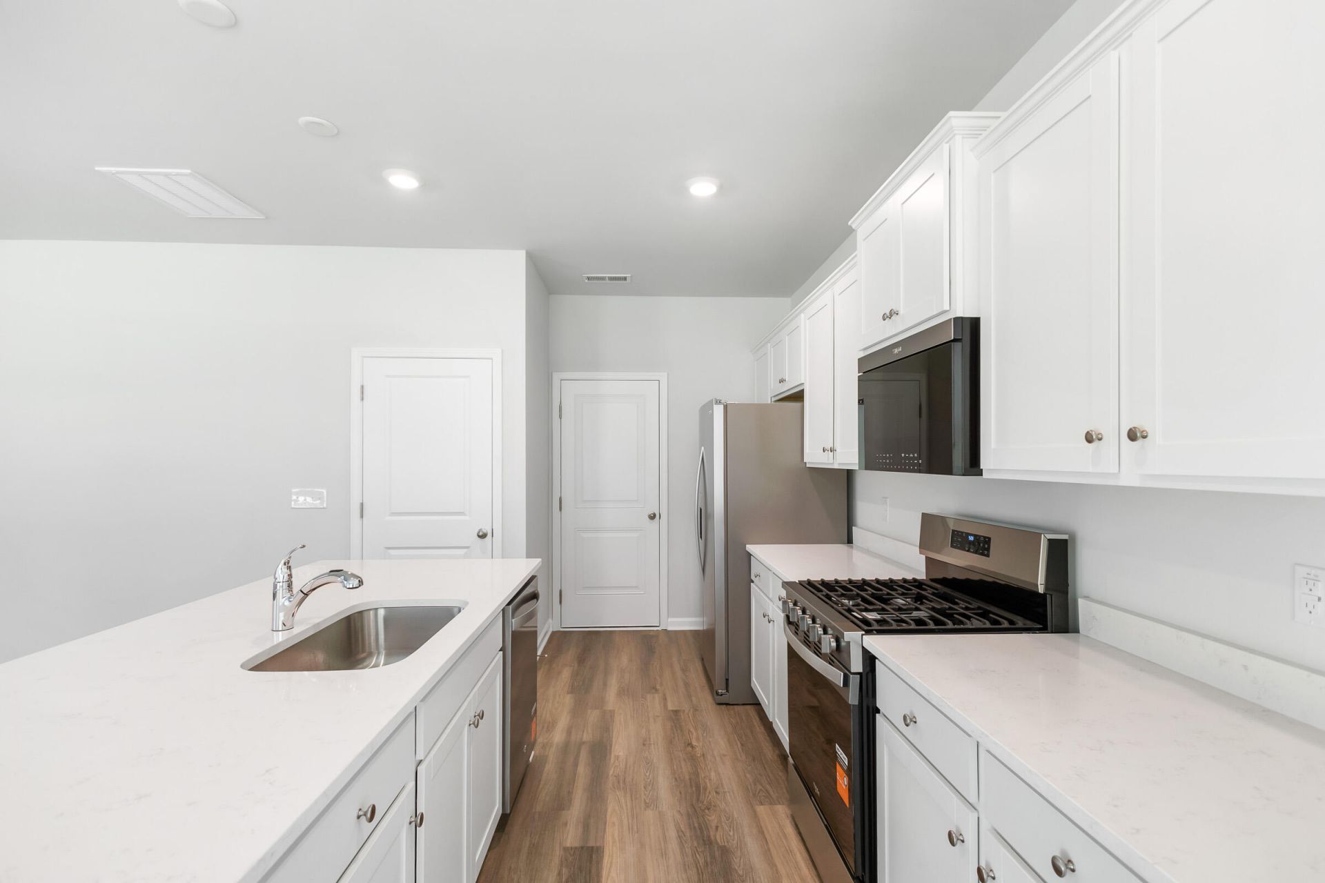 542 Tulip Poplar Drive Photo 8