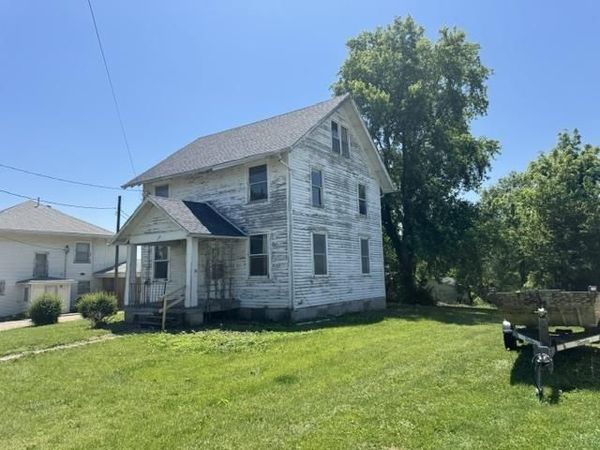 605 E Washington Street, Sigourney, IA 52591