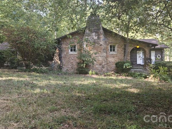 1944 E Maiden Road , Maiden, NC 28650