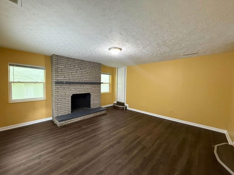 1404 S Waggoner Road , Reynoldsburg, OH 43068 Photo 7