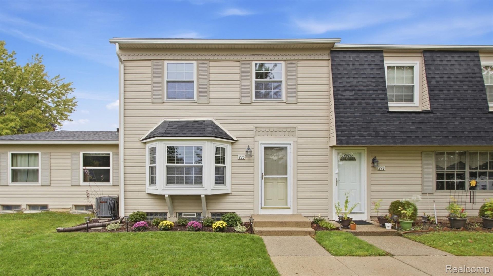275 Lake Village Drive, Walled Lake, Mi 48390 Main Photo