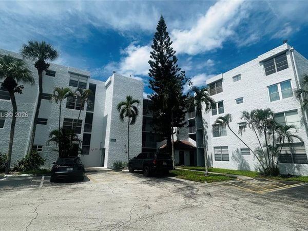9410 Live Oak Pl , Unit 207, Davie, FL 33324