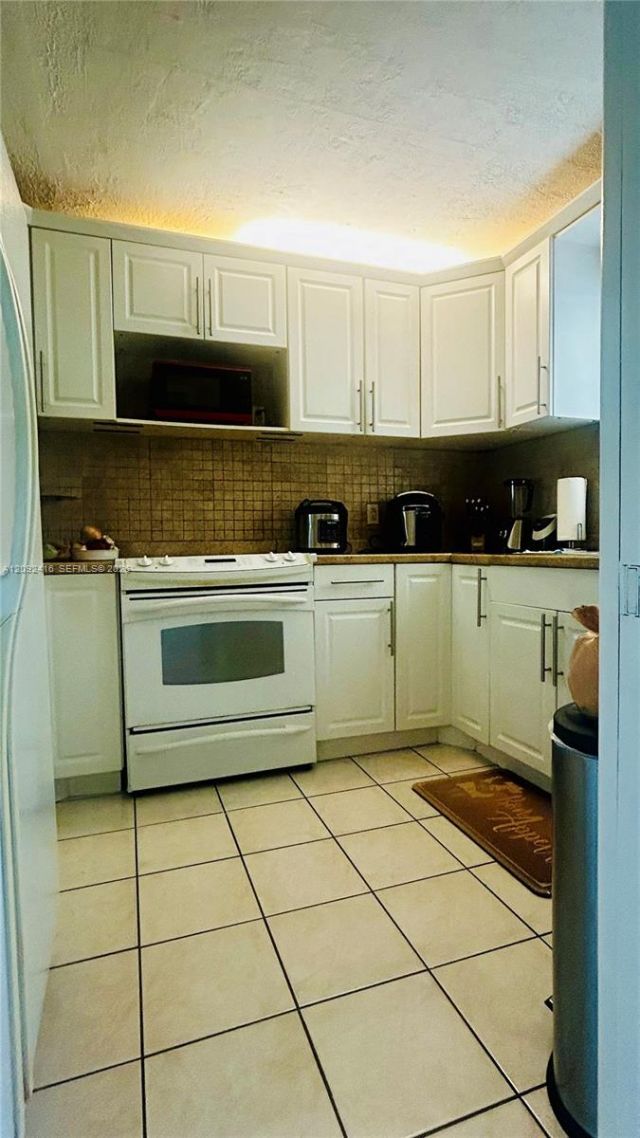 9410 Live Oak Pl , Unit 207, Davie, FL 33324 Photo