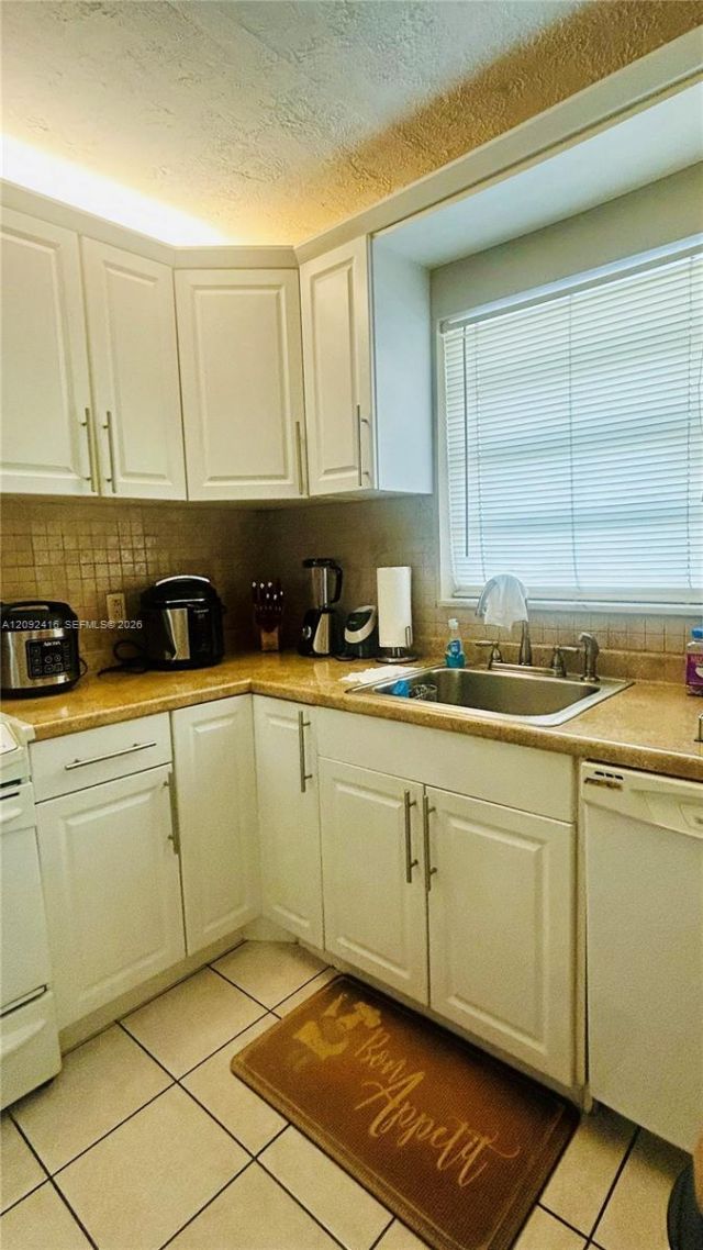 9410 Live Oak Pl , Unit 207, Davie, FL 33324 Photo