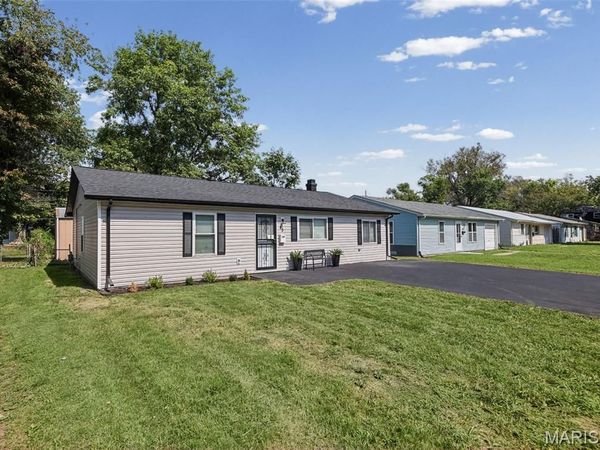 45 St Henry Drive , Cahokia, IL 62206