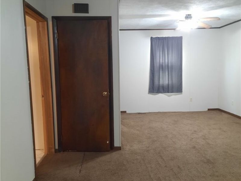504 Walnut Avenue, Cambridge, OH 43725 Photo 18