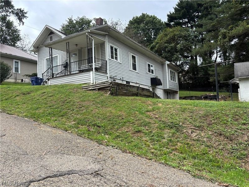504 Walnut Avenue, Cambridge, OH 43725 Photo 3