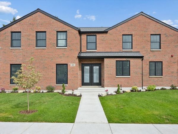 3810 W North Shore Avenue , Lincolnwood, IL 60712