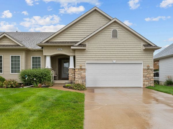 4046 Charles Court , Bettendorf, IA 52722