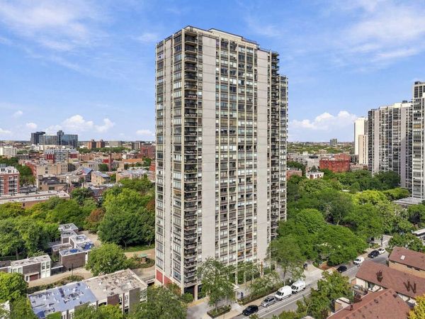1355 N Sandburg Terrace, Unit 1801D, Chicago, IL 60610