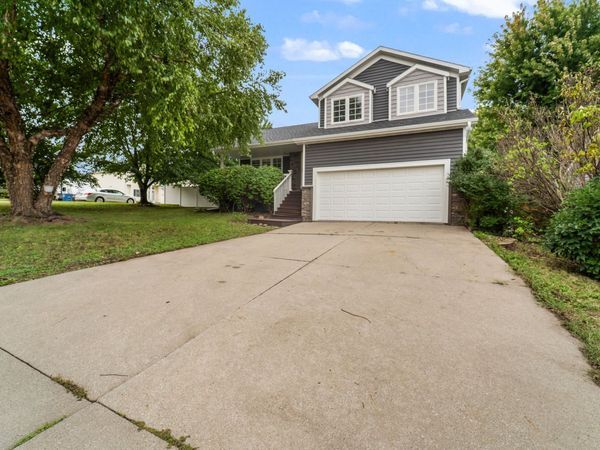 3000 E Diehl Avenue , Des Moines, IA 50320