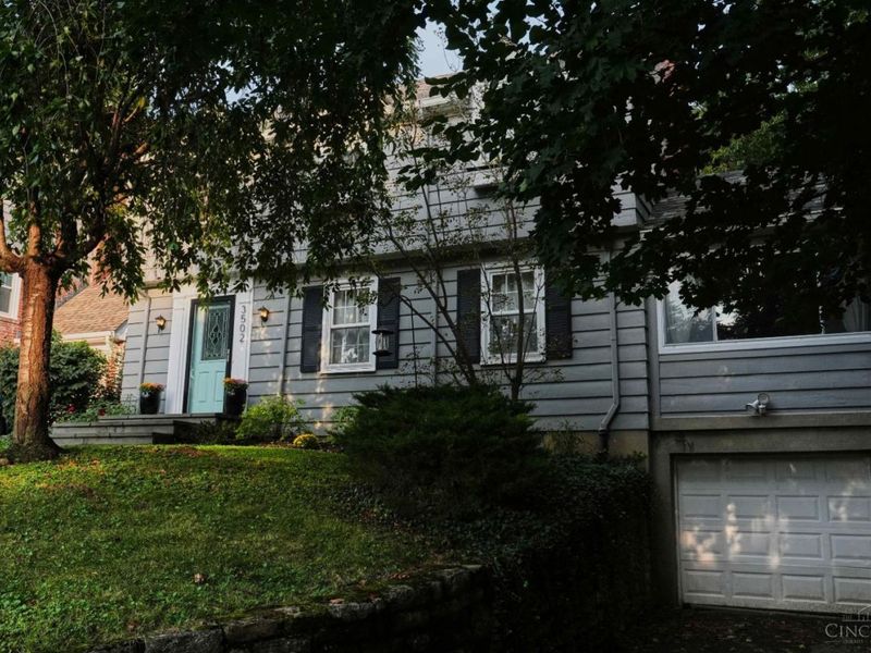 3502 Victoria Place, Cincinnati, OH 45208 Photo 3