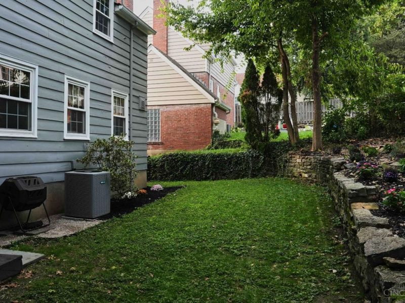 3502 Victoria Place, Cincinnati, OH 45208 Photo 6